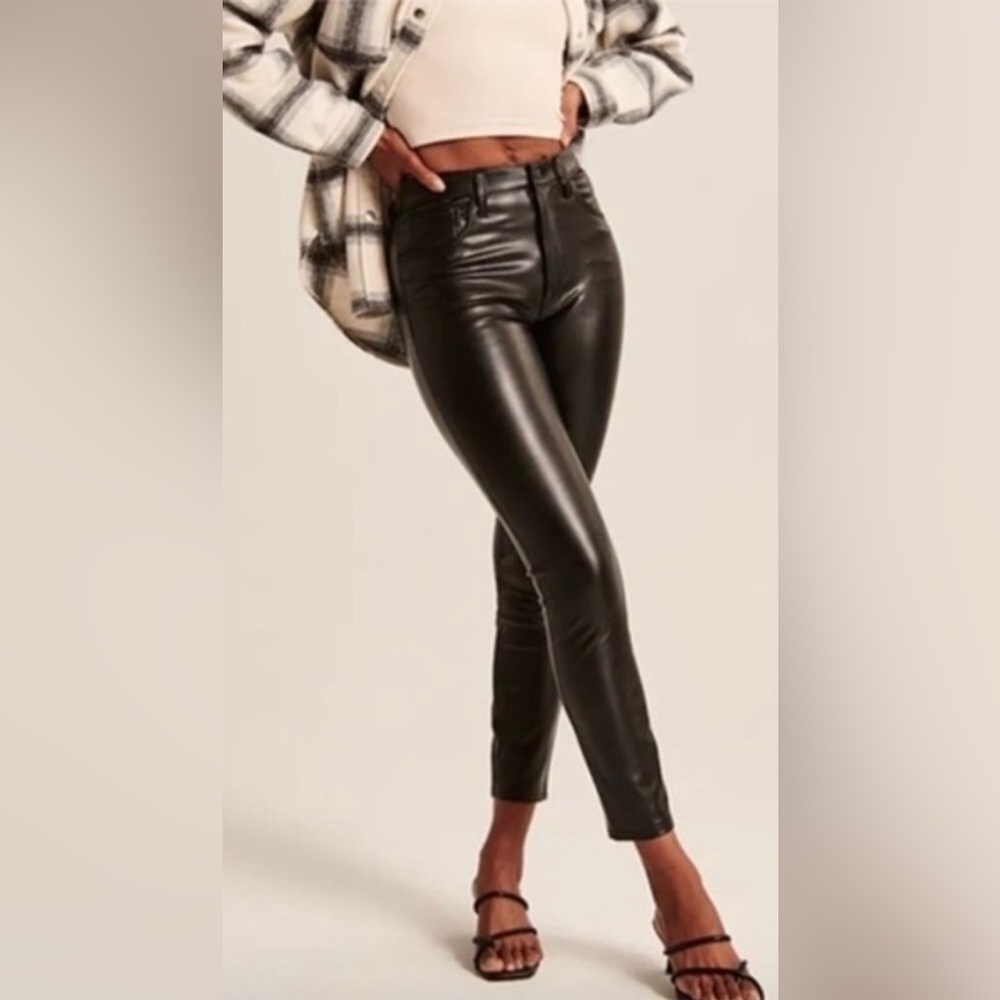 Abercrombie & Fitch The Skinny High Rise Black Vegan Leather High Waist 25 / 0